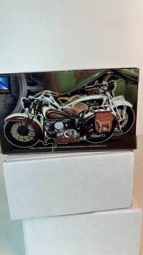 New Ray 1:32 Scale 1947 Indian Sport Scout Babber Motorcycle - Picture 3 of 5
