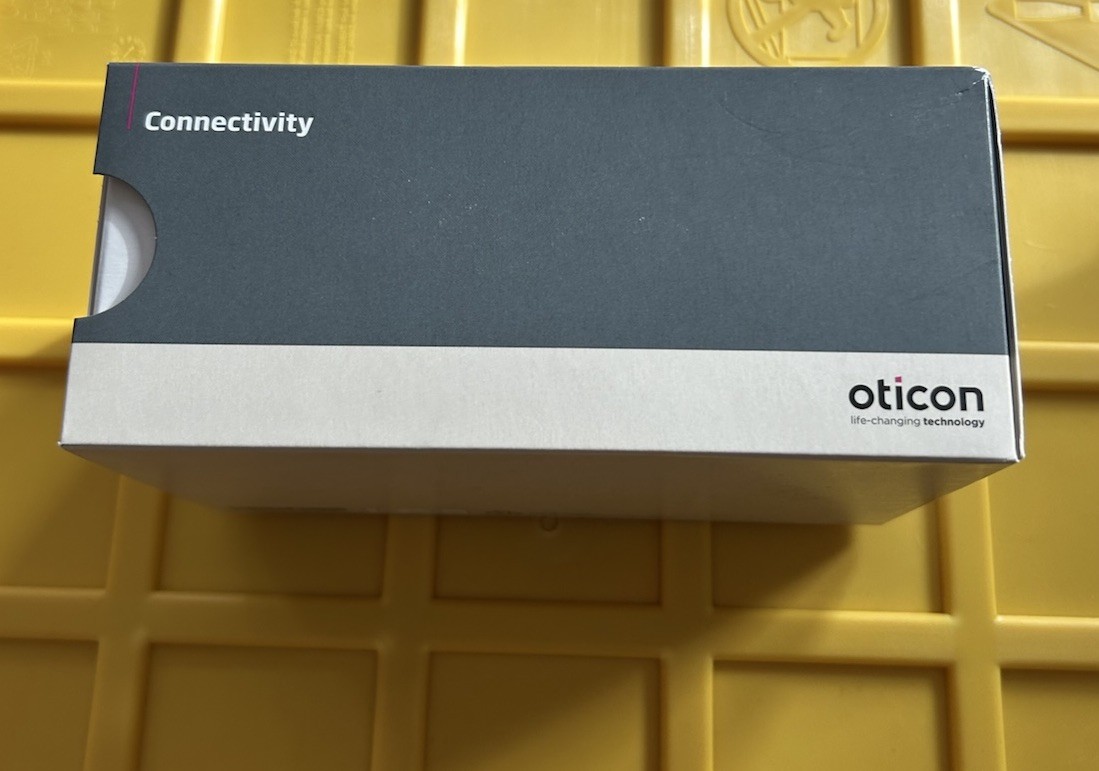 Oticon Connect Clip Bluetooth Streamer & Microphone. Very Lightly Used.