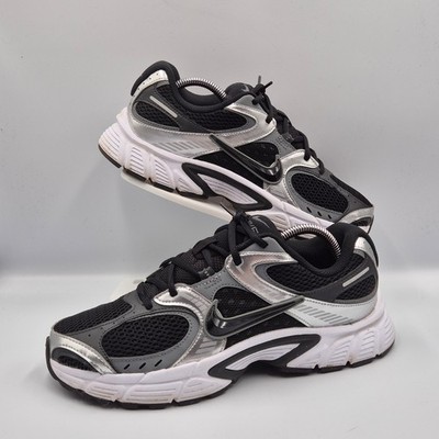 Nike V5 RNR Sneaker Schwarz Anthrazit Silber Laufschuhe UK 8 EU 42,5 HJ5228-0