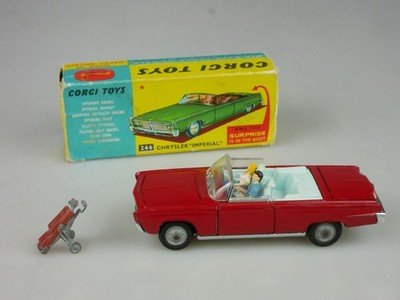 Corgi Toys 246 Chrysler Imperial with Golf Trolley orig. Gt Britain Box 135205