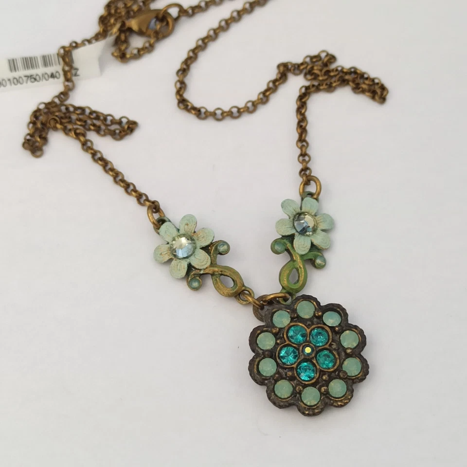 Michal Negrin Necklace Pastel Green Ice Blue Crystals Flower Romantic Retro VTG - Image 4 of 4