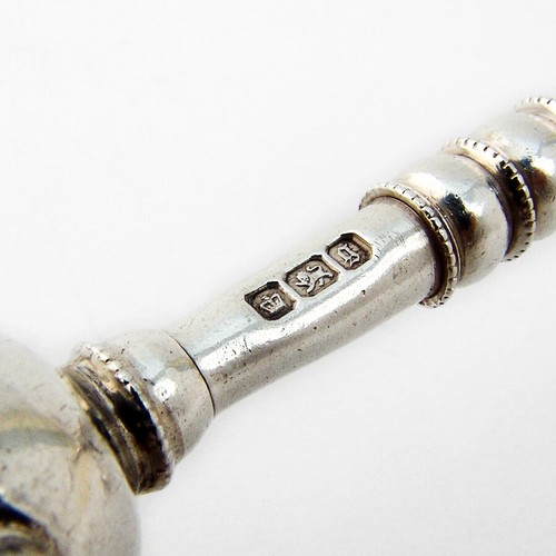 Knife Rests Pair Sterling Silver Walker and Hall Sheffield 1899 - Picture 4 of 4