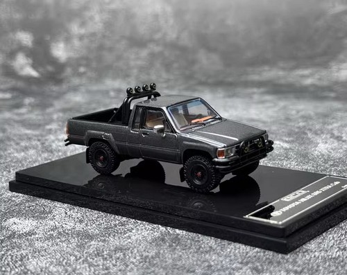 GCD 1/64 Scale Toyota Hilux SR5 XTRA Cab Pickup Grey Diecast Car Model Toy Gift - Picture 4 of 5