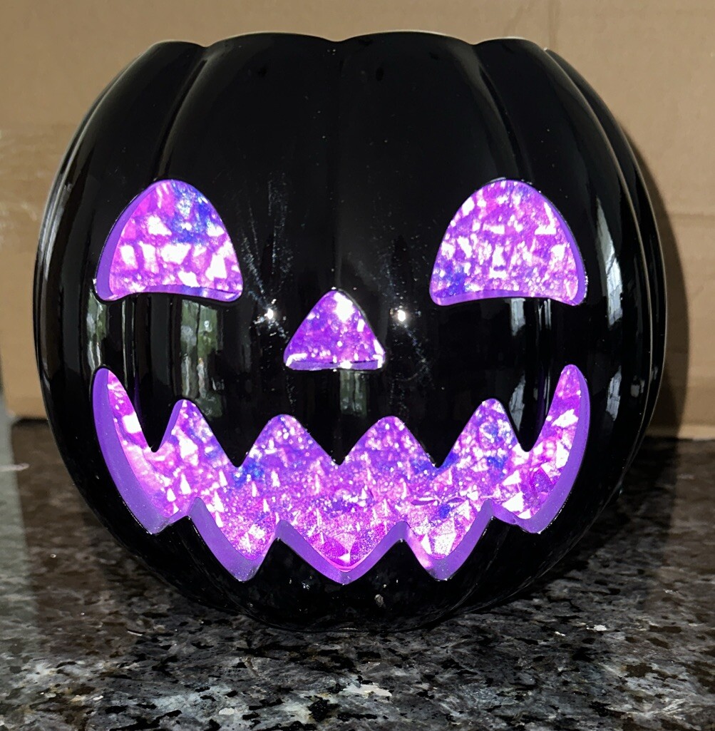 LS-Evil Pumpkin パープル Bath & Body Works LIGHT UP CRYSTAL PUMPKIN 3 Wick HALLOWEEN Candle