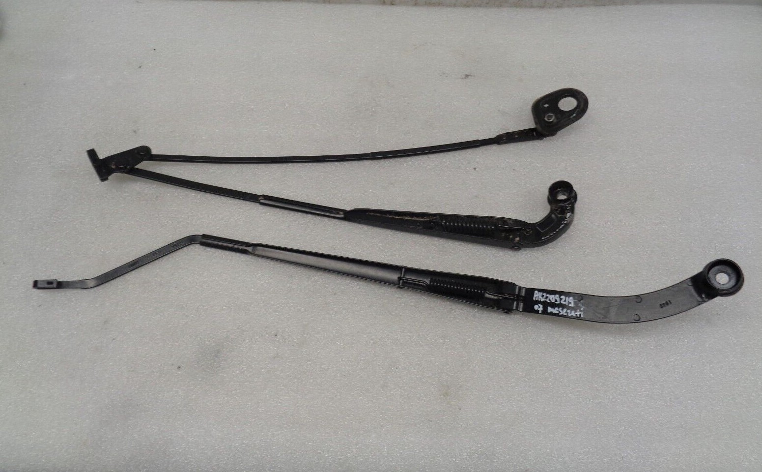2003-2012 Maserati Quattroporte M139 Windshield Wiper Arm Set OEM AK2209219