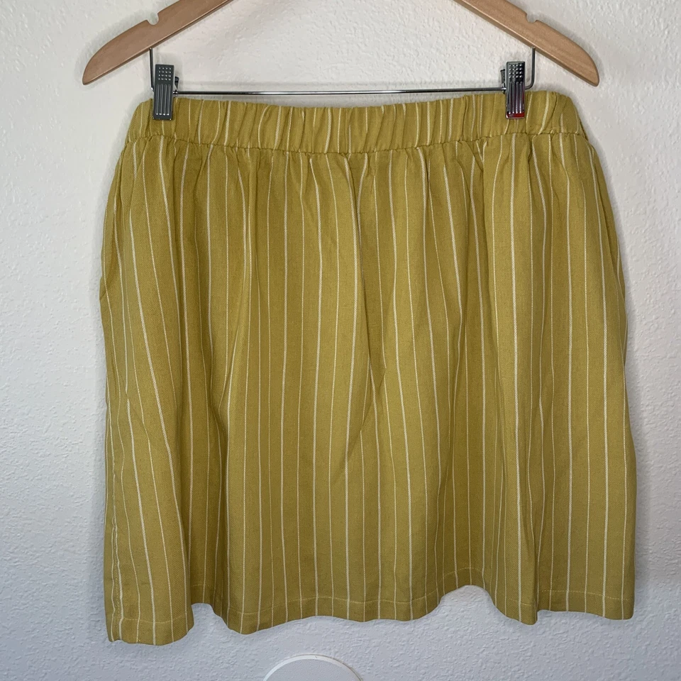 Saia Feminina Charlotte Russe Plus Size 2X Listra de Milho Amarrar Cintura Botão Frontal - Imagem 4 de 4