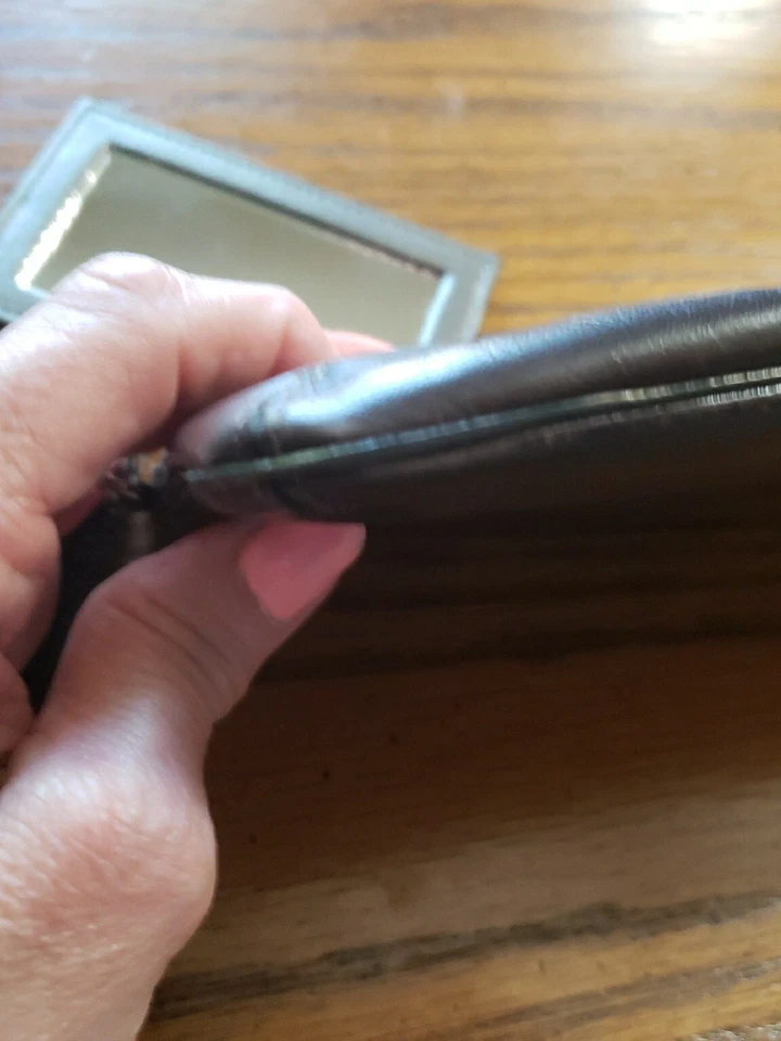 Cartera de cuero marrón colmillo bolsa sin asas muñeca porta tarjetas de crédito Foto 3 de 4