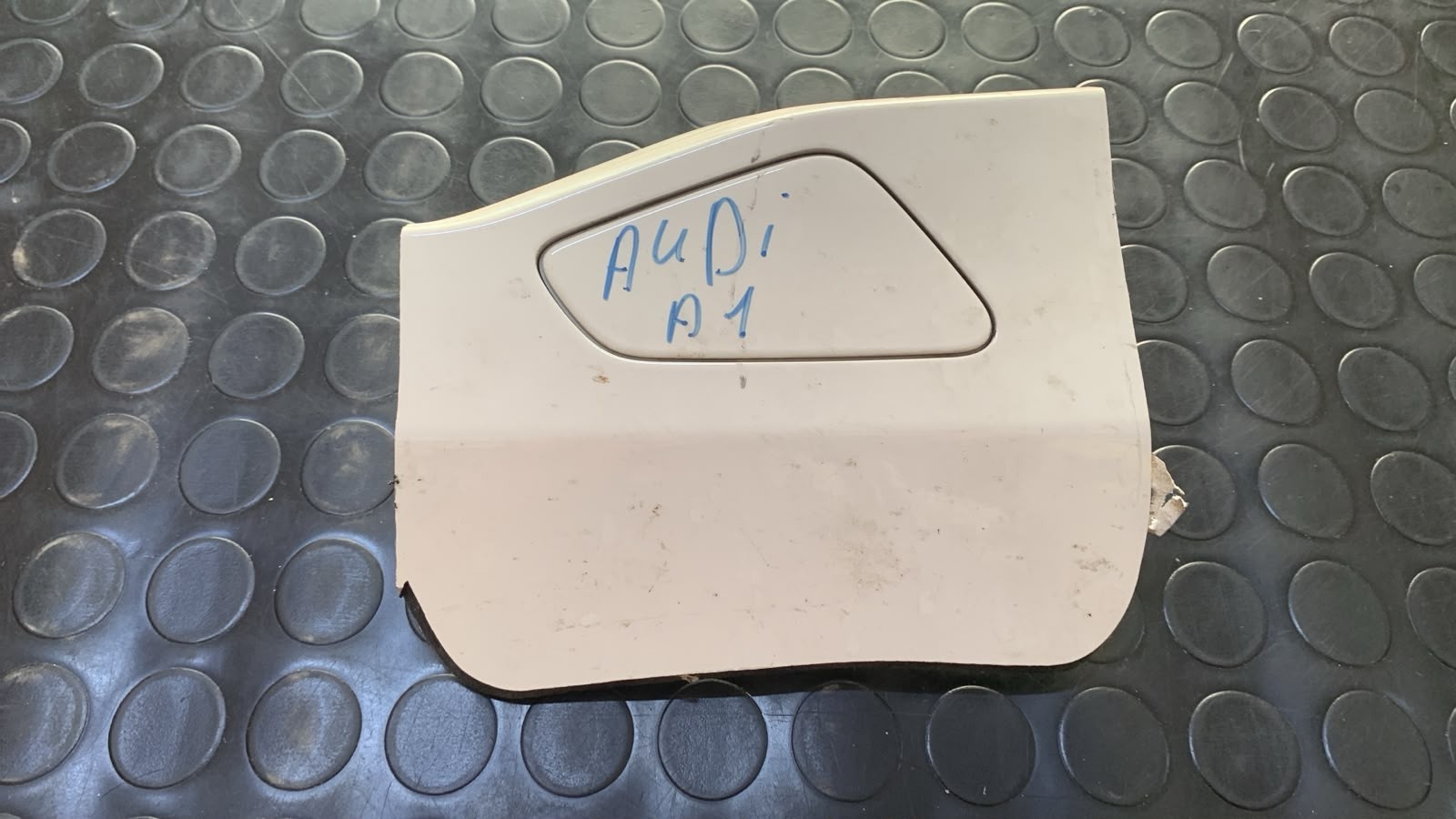 Originale Tappo lavafaro Paraurti anteriore destro AUDI A1 2012 8X0807564A