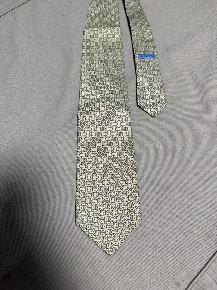 Corbata Bvlgari Para Hombre Amarillo Borgoña Patrón Geométrico 100% Seda Hecha en Italia Foto 4 de 4