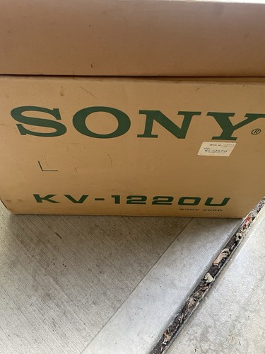 Sony Trinitron Color CRT TV Set 12” KV-1220U 1969 Gaming - Tested W/ Stand - Picture 8 of 10