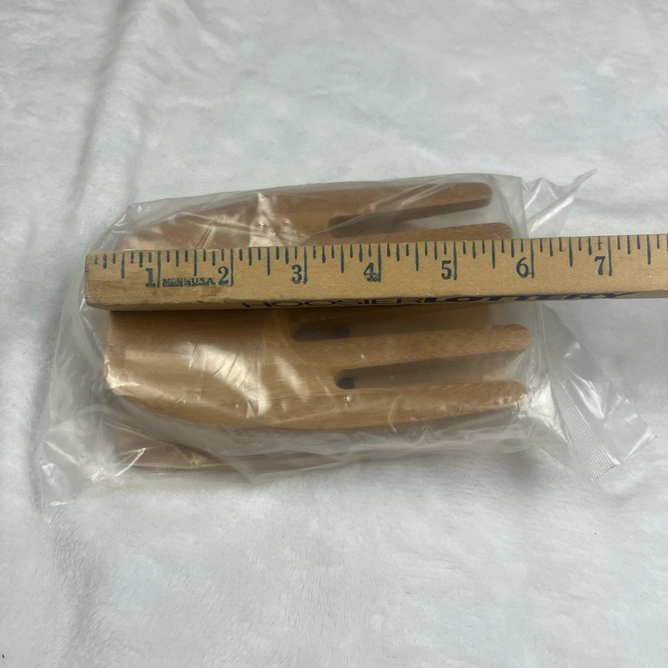 SEALED The Pampered Chef Salad Claw Bamboo Hand Shaped Easy Serve Sustainable - Image 3 of 4