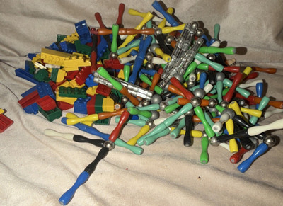 K'NEX Builder Set Bulk Lot Multicolor Building Pieces & Connectors Construction