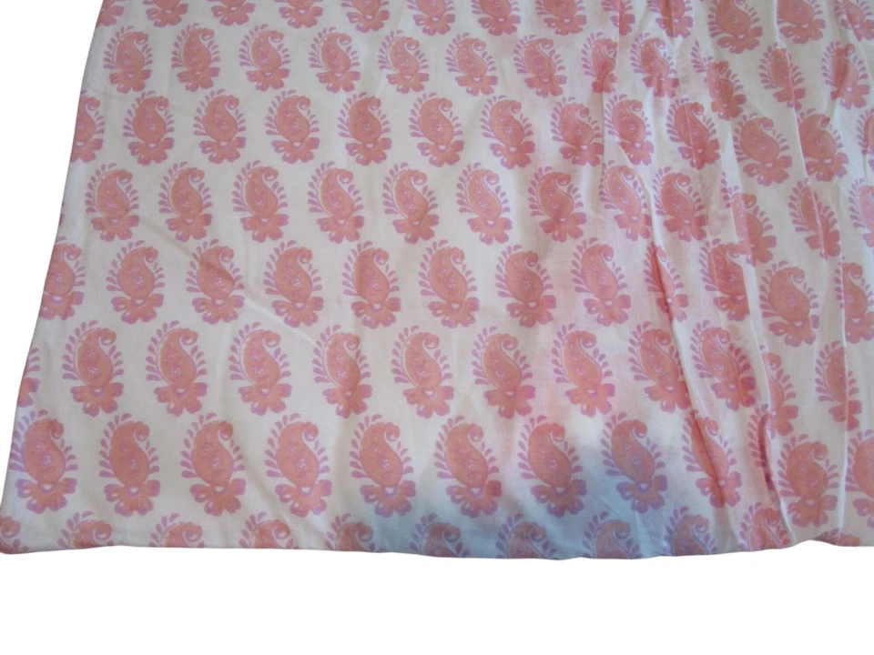 Almohada estándar Pottery Barn Teen rosa cachemir falso pin tuck detalles usado en excelente estado Foto 4 de 4