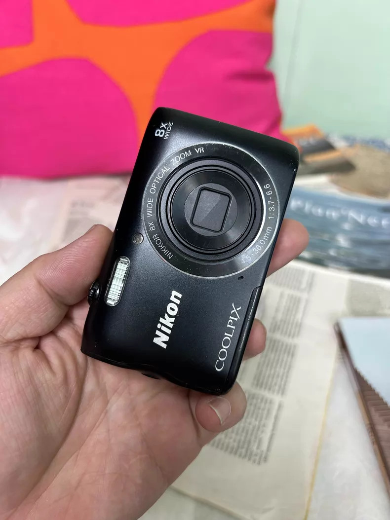 Nikon Coolpix A300 Digital Camera 20.1 MP 8x Optical Zoom Built-in