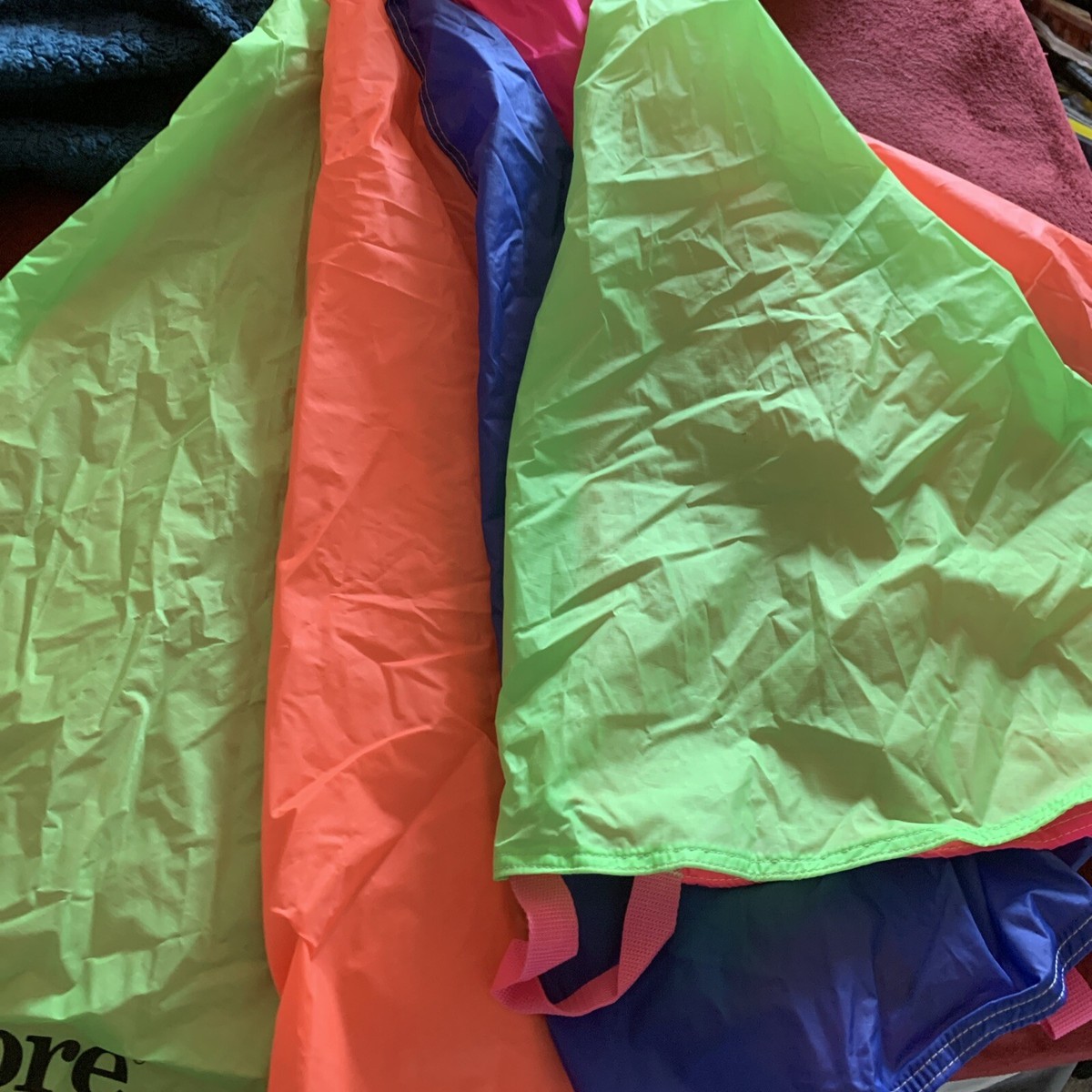 【USA】LakeShore ゲーム用プレイパラシュート6feet キッズ Lakeshore 6 Foot Parachute with Bag Preschool Rainbow Colors