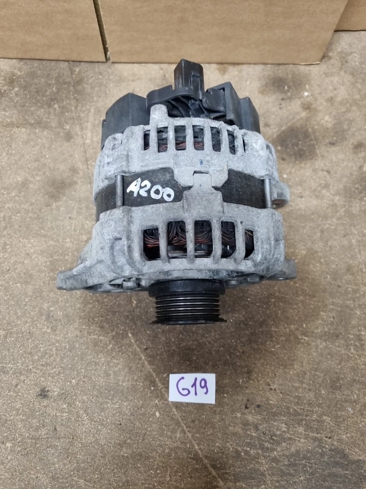 Генератор переменного тока 2015 Mercedes-Benz A200 2.1 дизельный 6-ступенчатый ручной A0009063322 - Изображение 2 из 4
