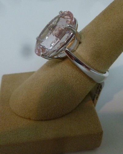 Beautiful Pale Pink 16.78CT Oval Shape Kunzite In 925 Silver Solitaire Fine Ring - Picture 3 of 7