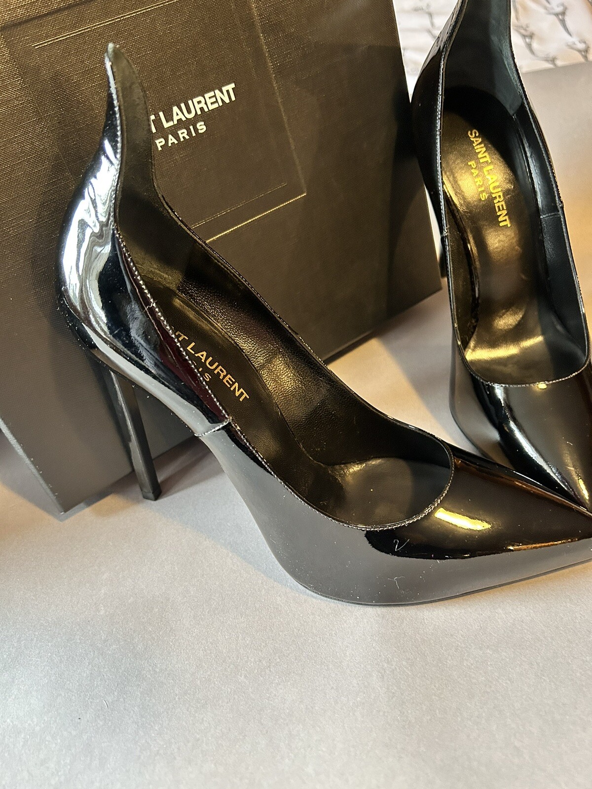 Pompe da donna Yves Saint Laurent nere firma taglia 8