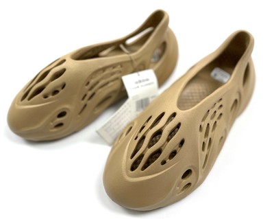 yeezy foam runner 43