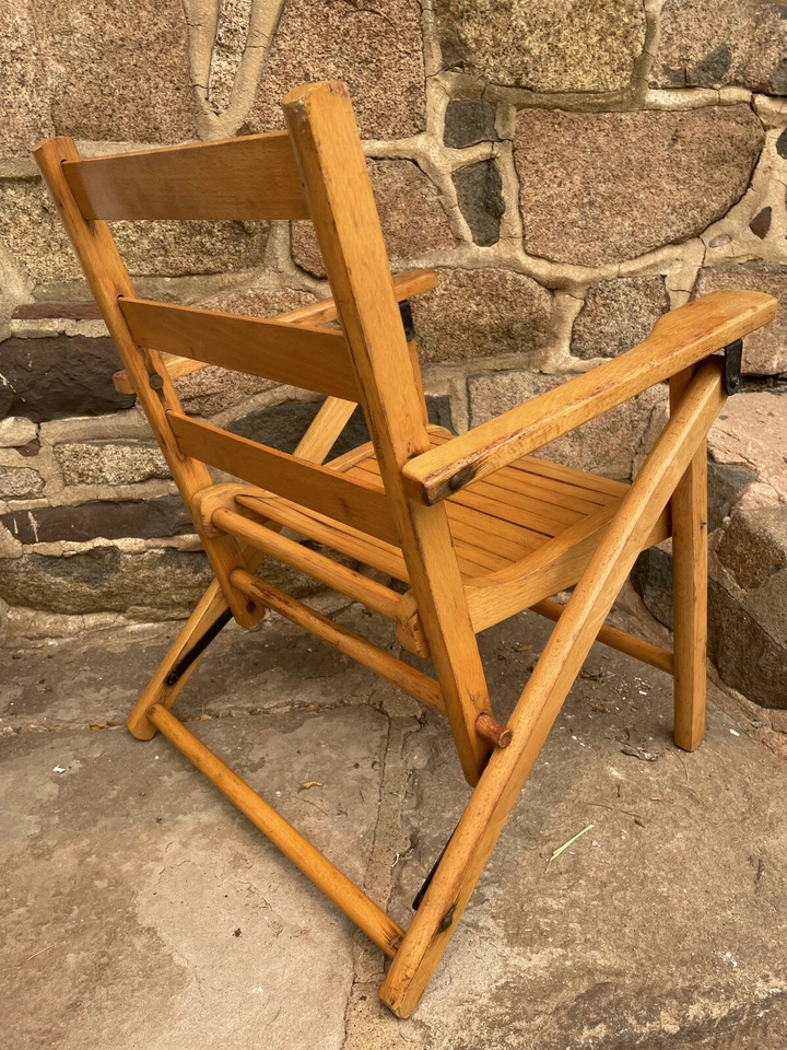 Vintage Child’s Wood Chair Folding Deck Lawn Beach Mid Century Modern 1950-60's - Image 4 of 4