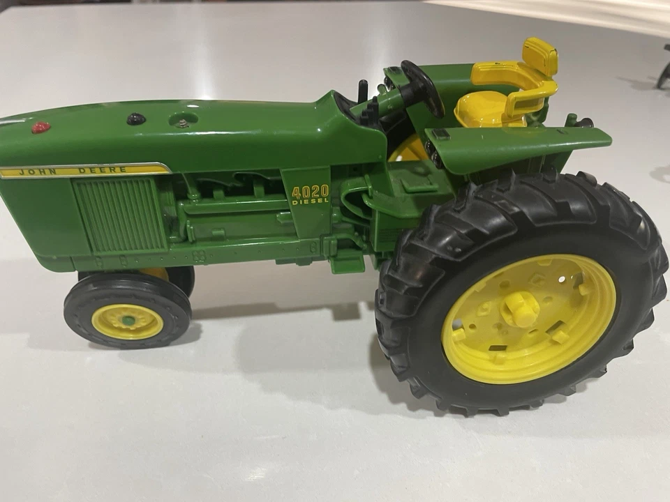 John Deere Tractor 4020 With 2700 Mulch Ripper GUC Plastic NOTE No Hook BTWN - Image 2 of 4
