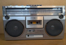 Vintage classic collectible boombox unit