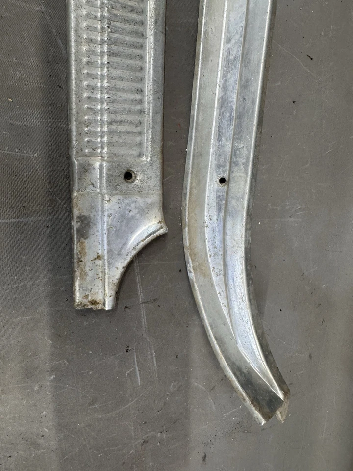 Chevy GMC C10 K10 1973-1977 camioneta alféizar alfombra placa rasguño moldura basculante equipo original Foto 2 de 4