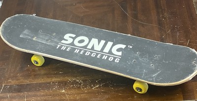 Sonic The Hedgehog Skateboard Sakar International It s All About The Speed Read!