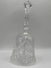 Vintage Leaded Crystal etched swan glass  Bell Great  condition.