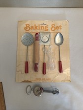 Vtg 4 Piece Toy Baking Set Red Wood Handle Plus 5.5  Betty Taplin Beater USA