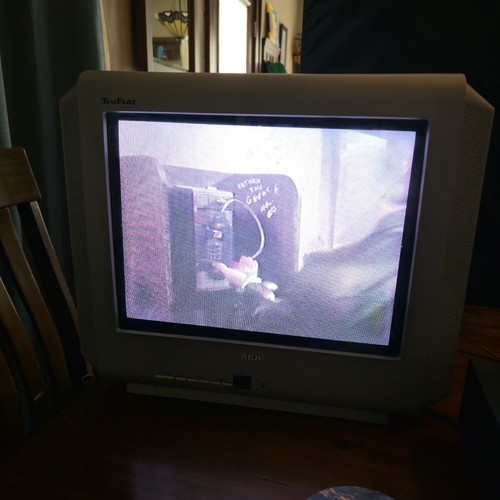 RCA, TruFlat, 14” CRT TV, 14F512T Retro Gaming TV, w/Remote - Picture 14 of 14