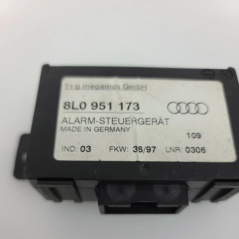 Unidad de módulo de control de alarma para Audi A8 D2 Quattro 1998-1999 8L0951173 OEM Foto 3 de 4