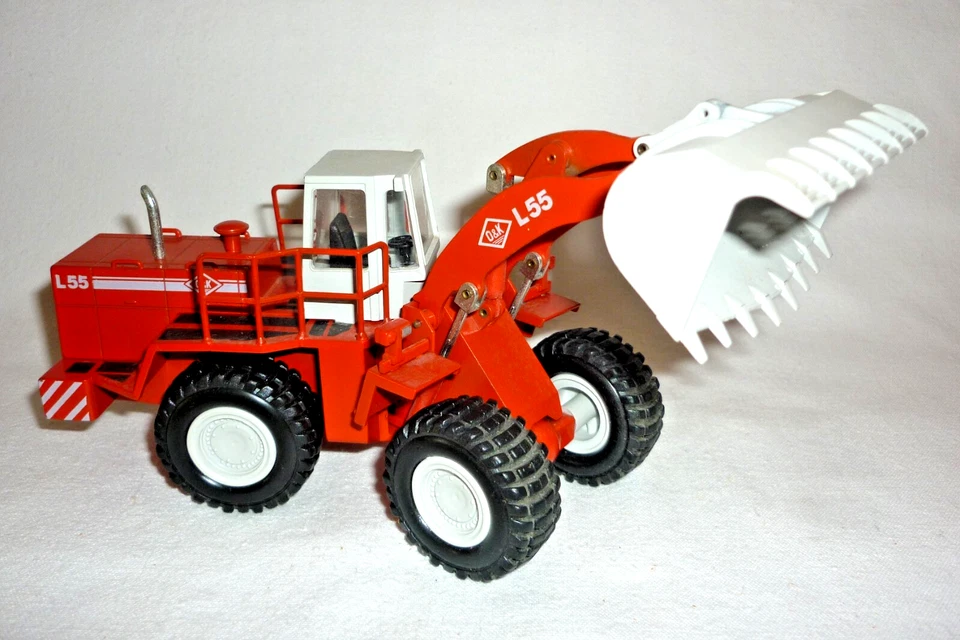 Conrad Metallmodell Radlader 2422 O&K L55 Orenstein & Koppel Maßstab 1:50 - Bild 4 von 4