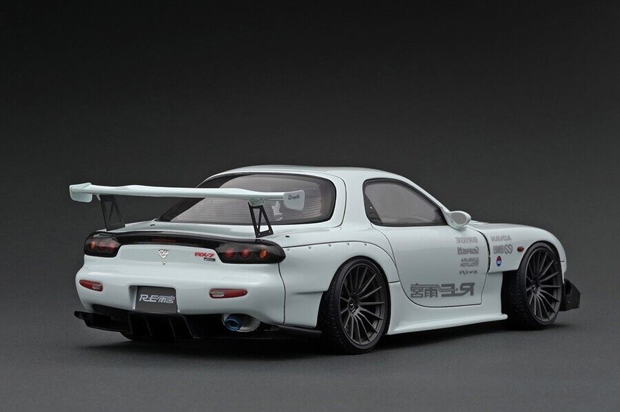 ignition model 1/18 Scale Mazda RX-7 (FD3S) RE Amemiya White ignition model 1/18 Scale Mazda RX-7 (FD3S) RE Amemiya White