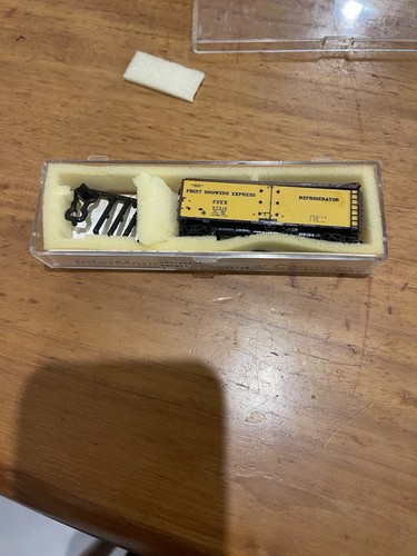 InterMountain N Scale R-40-23 Fruit  Growers Express Car# 57215 Assembled | Zustand: Used