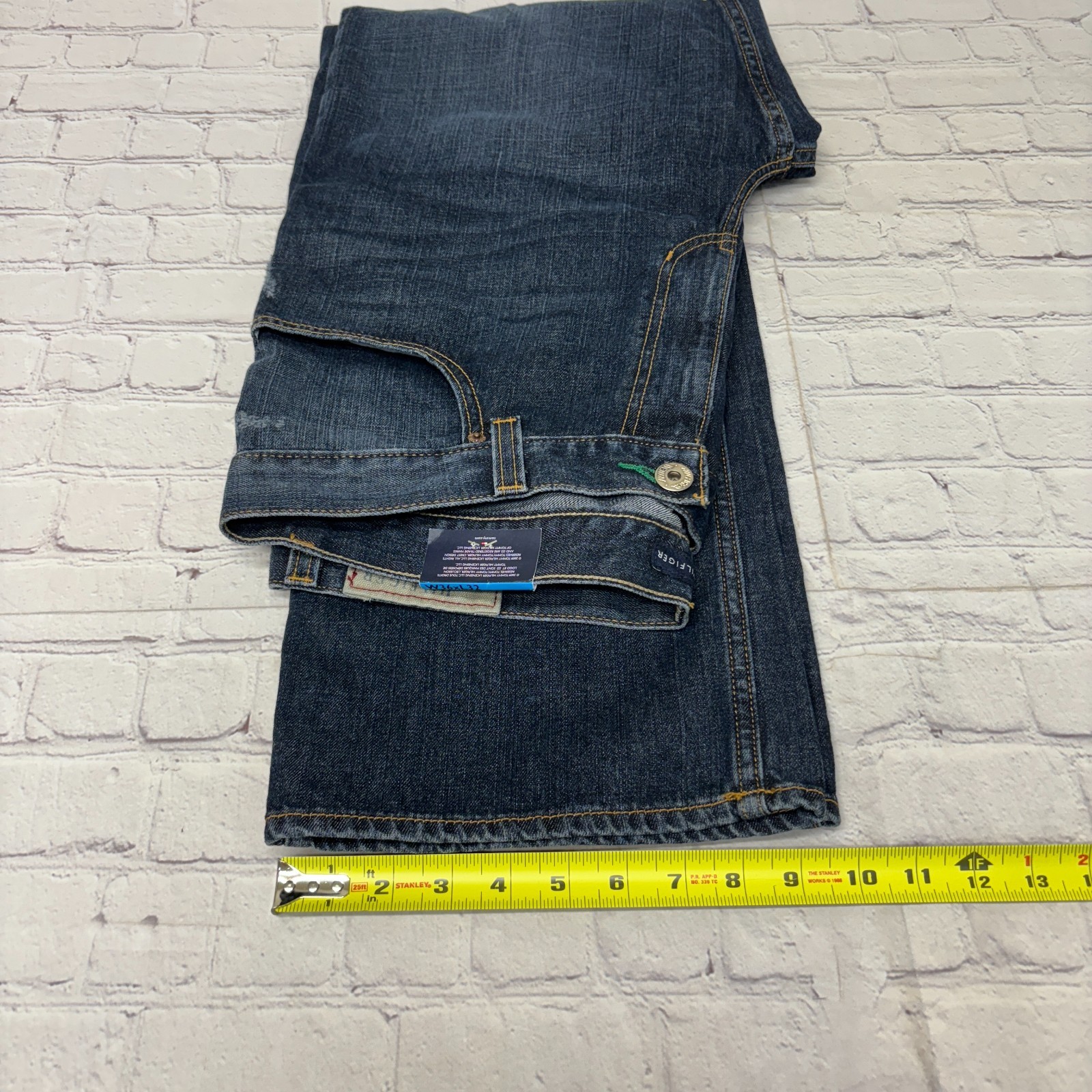 NWT Tommy Hilfiger Freedom Men Jeans Size 36x32 Relaxed Fit Straight Leg C036 28