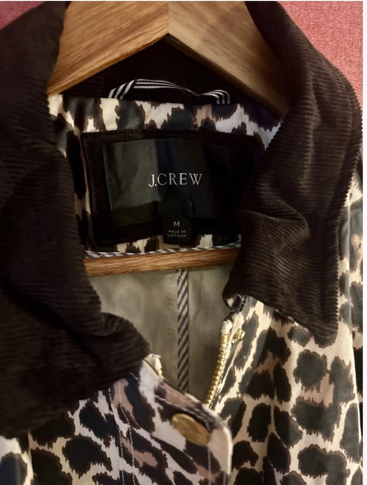 Chaqueta de algodón encerado estilo Barbour con cuello de pana estampado de leopardo J Crew mediana Foto 4 de 4