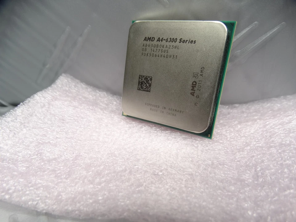 Procesador CPU AMD A4 serie 6300 AD630B0KA23HL Foto 3 de 4