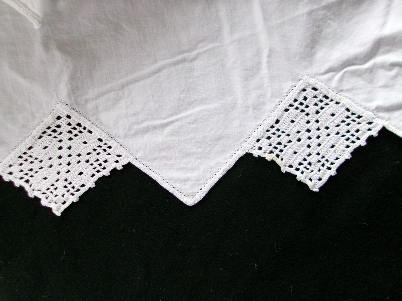 Antique  CROCHET EDGE double BED SHEET SCALLOP 82x 89 White LACE