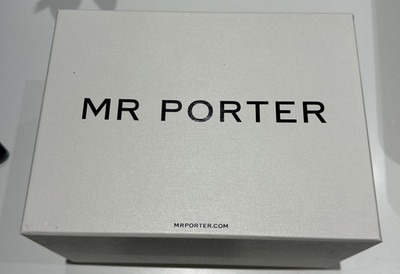 MR PORTER WEISSE KLEINE/TIEFDECKEL AUFBEWAHRUNGSGESCHENKBOX (21,5 x 16,5 x 9,5 cm)