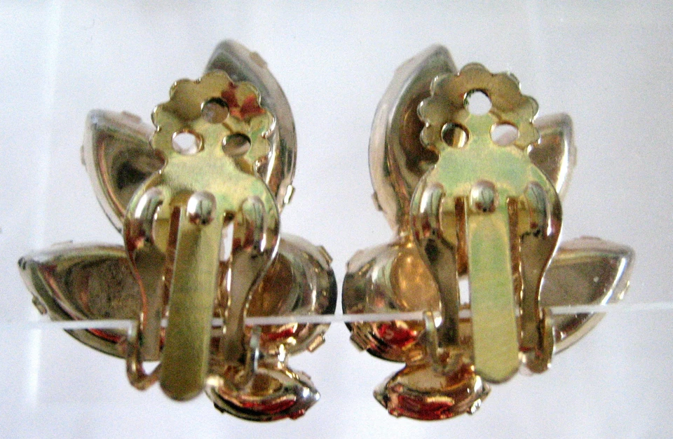 PENDIENTES CLIP ONS ZAFIRO AZUL Y NEGRO PEDRERÍA Y TONO DORADO VINTAGE Foto 3 de 3