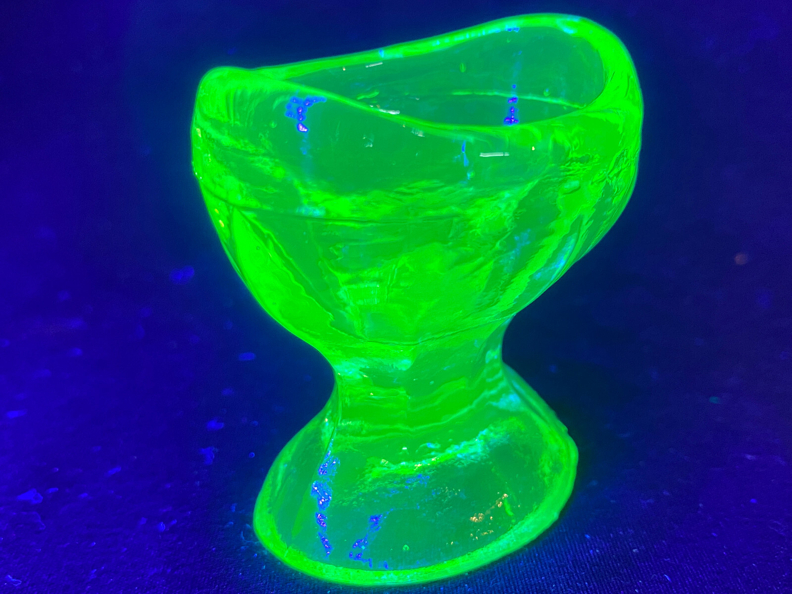 Green Vaseline glass eye wash / rinse cup uranium clean industrial