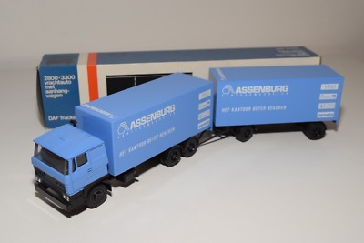 CAMION LION CAR DAF 2800 AVEC REMORQUE KARTONNAGEFABRIEK BESIN ERMELO COMME N