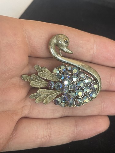 VINTAGE CORO SWAN BLUE AURORA BOREALIS AB RHINESTONE SILVER TONE BROOCH - Picture 7 of 10