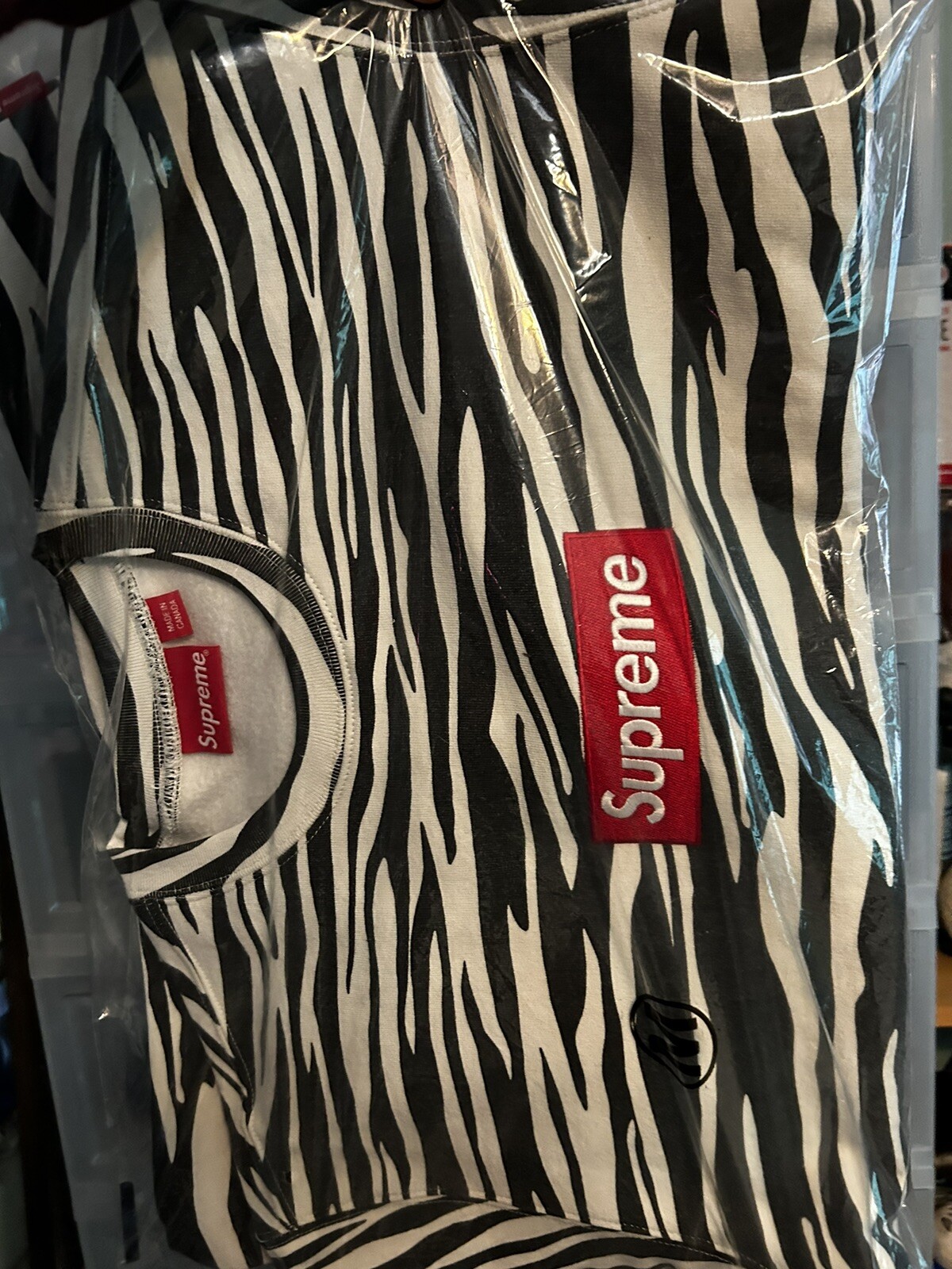 Supreme Box Logo Crewneck Zebra Size M FW22 | eBay