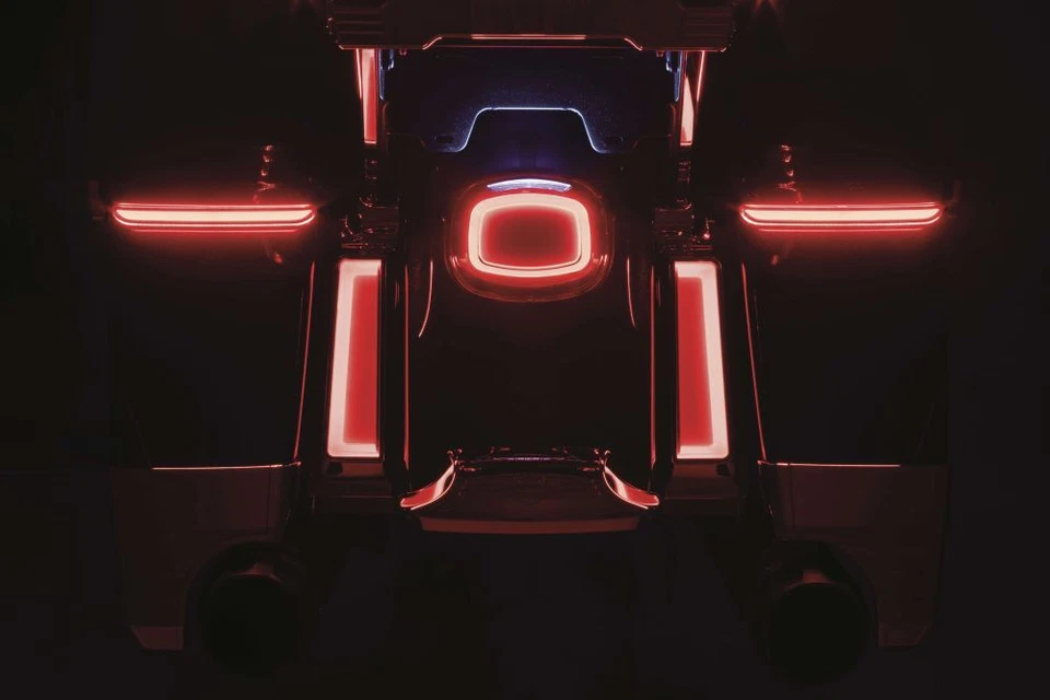 Alforja Kuryakyn Tracer lente roja luz 2941 Foto 3 de 3