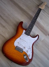 2025 Elite® Strat Pro Guitar "Tiger Burst " & Z-Mules® Maple W Blender, Gilmour