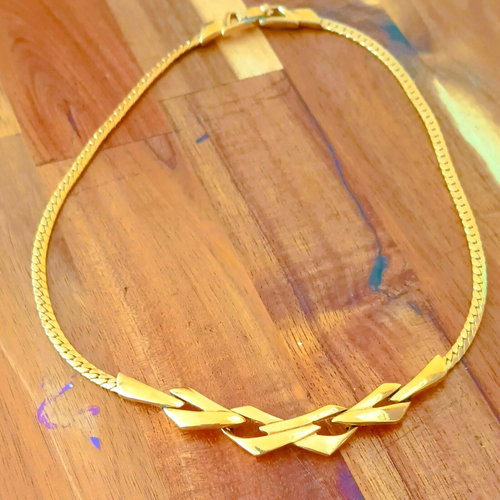 Monet Gold Tone Collar Necklace 16" Criss Cross Pendant - 第 2/9 張圖片