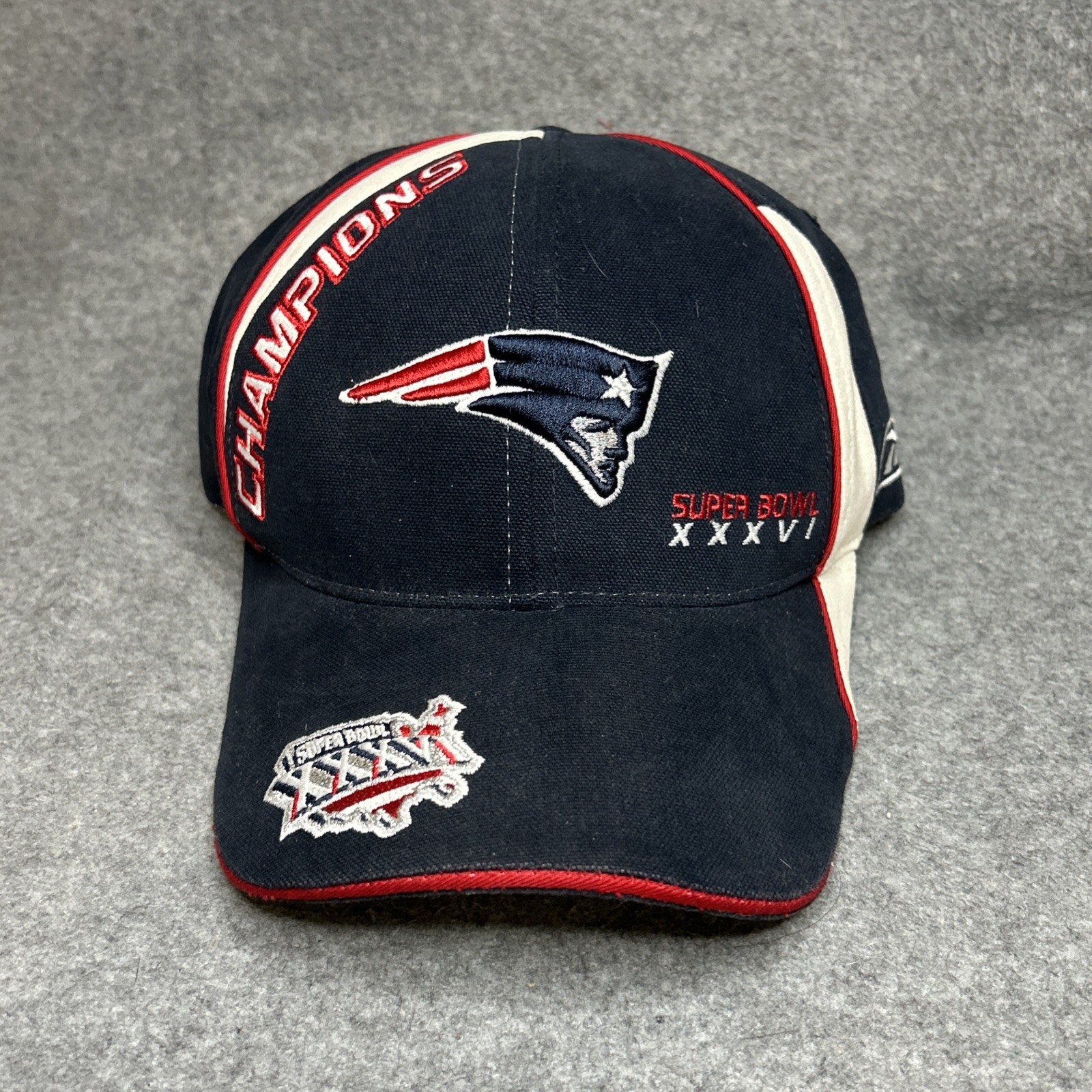 New England Patriots Super Bowl XXXVI Champions Locker Room Hat NFL Reebok EUC