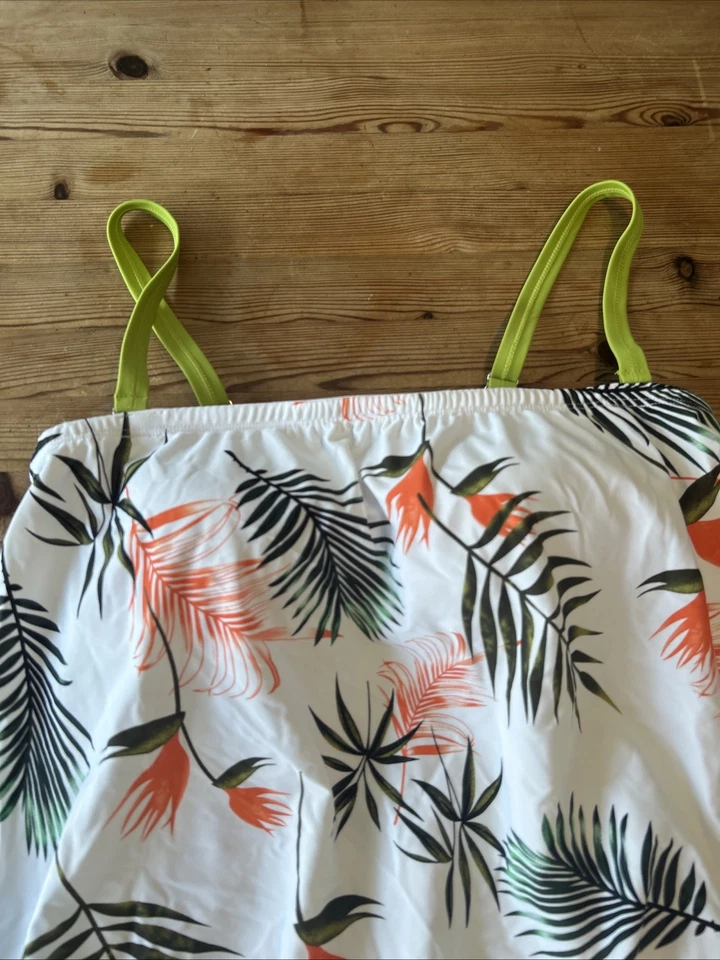 BPC Selection Tankini 44 Oberteil Weiß Grün Farn Federn Gefüttert Neu! - Bild 2 von 4